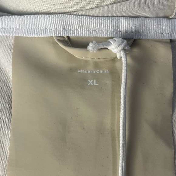 NWT Rains Curve Hooded Jacket -XL - Picture 10 of 14